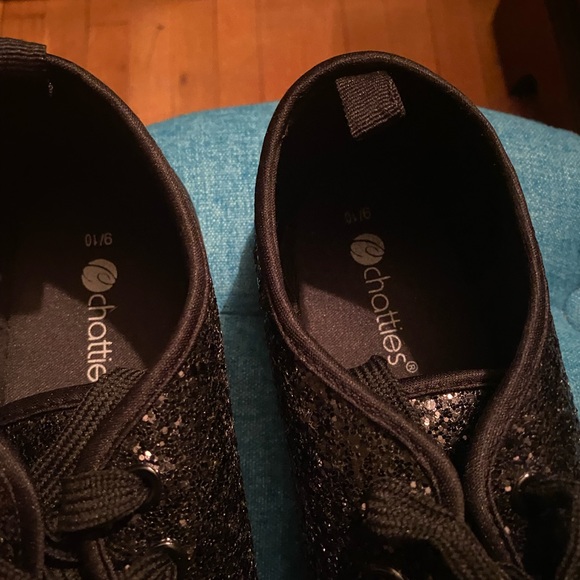 Shoes - Picture 4 of 6